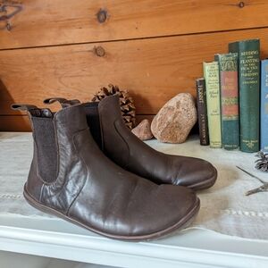 Vivo barefoot women's leather Chelsey boot size 8.5